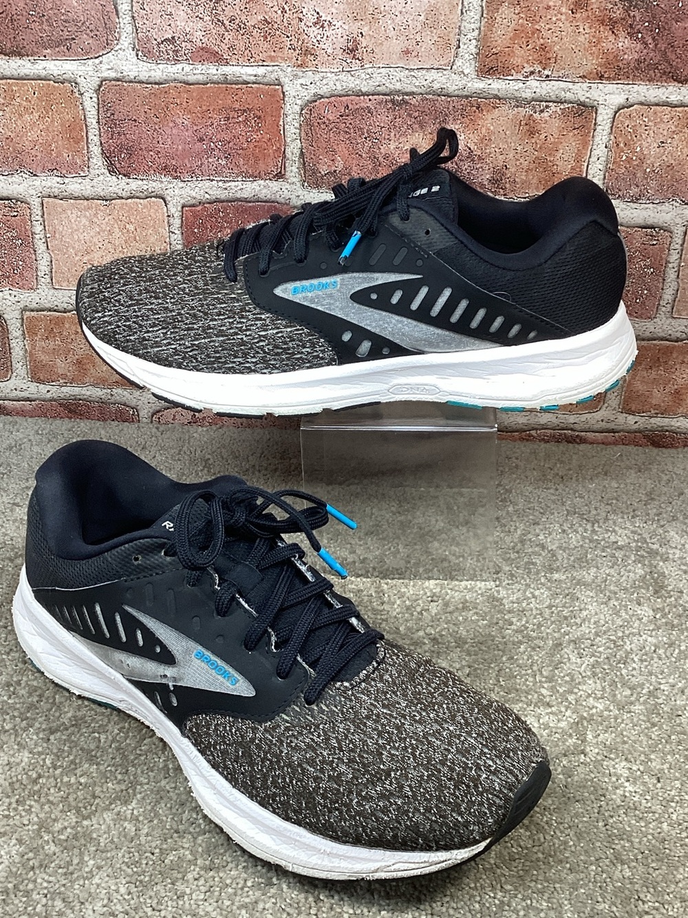 Brooks Range 2 Women’s running shoes sneakers size 11